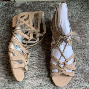 NIB Dolce Vita Light Beige ZIP Back Flat Sandals